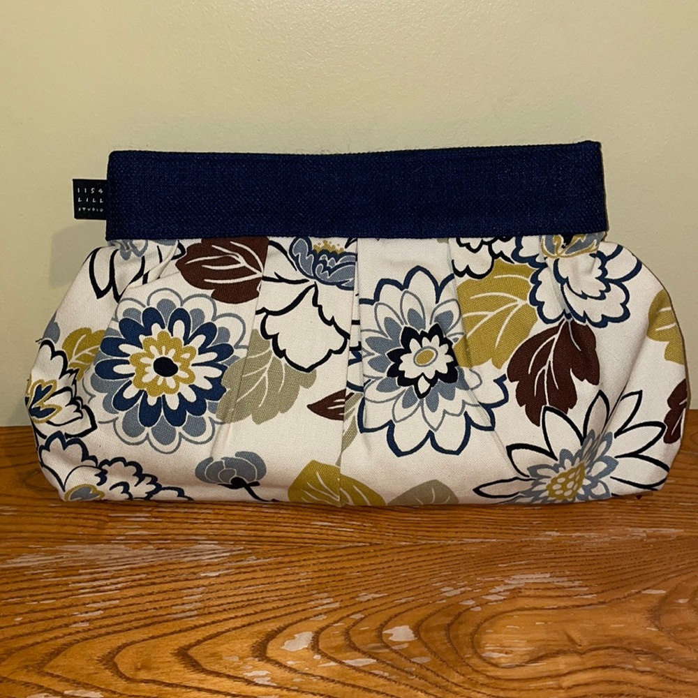 Lisa Lill Studio Fabric Clutch 14”x8”x1.5” NWOT